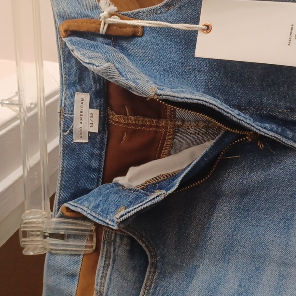 NWT Good American Jeans With a Touch of Faux Suede - Picture 2 of 4